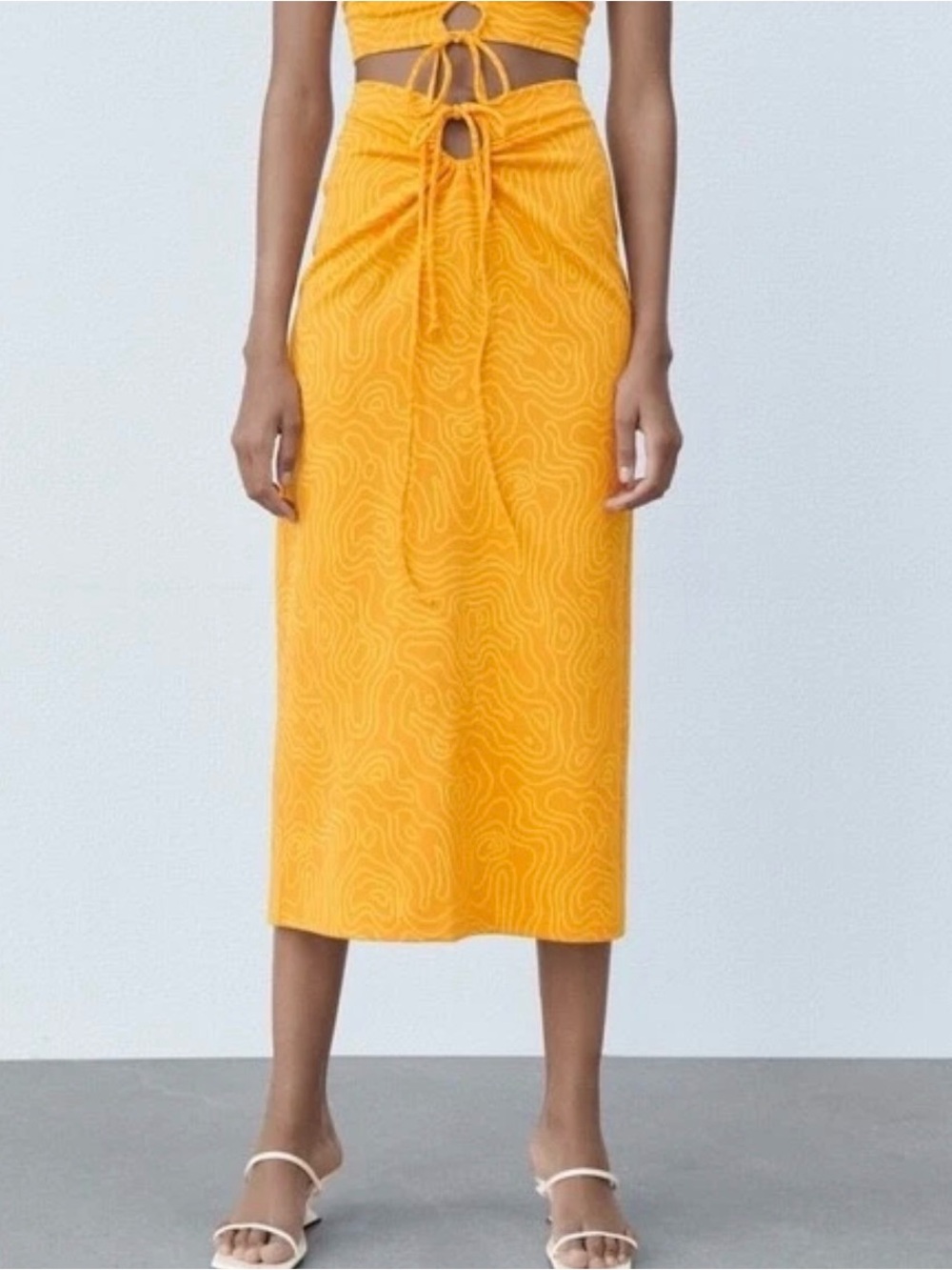 Zara Yellow Paisley Midi Skirt Fitted Stretch Printed Vacation Resort L